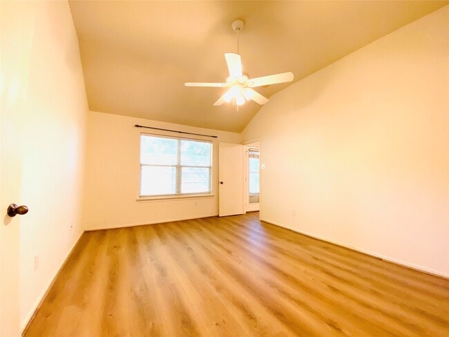 Building Photo - 5747 Wandering Creek Dr