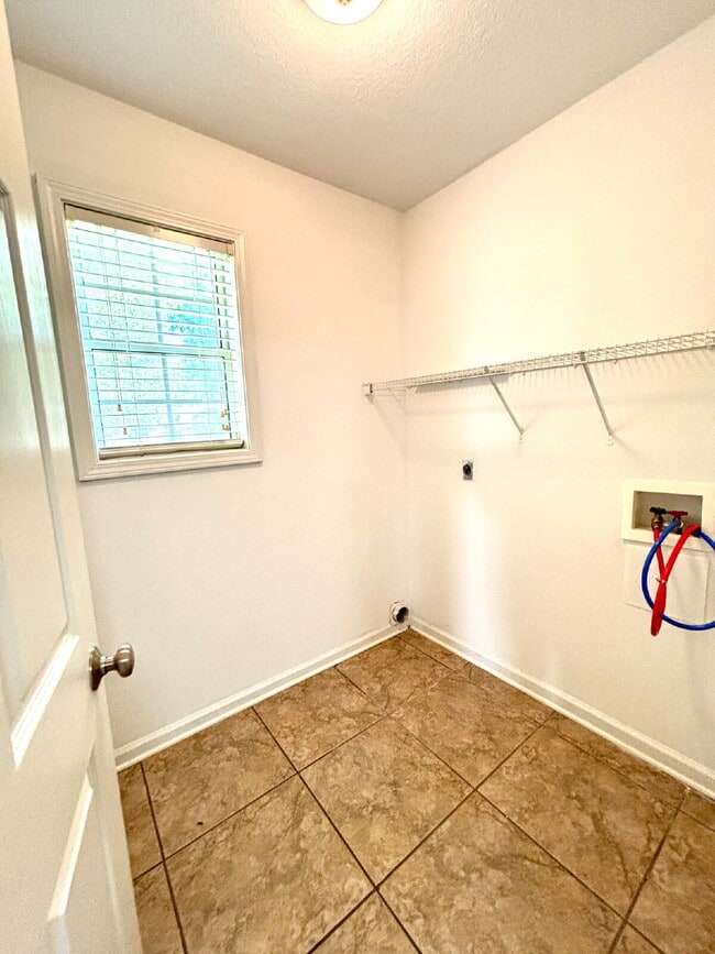 Building Photo - FOR RENT in Dothan , AL!!