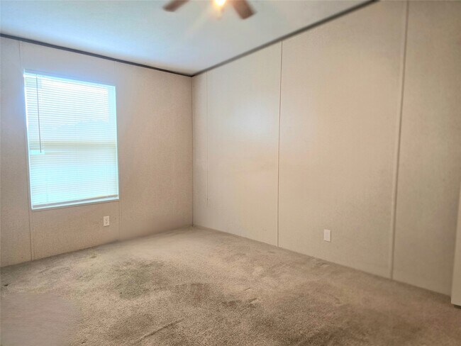 Building Photo - 195 Rd 5255