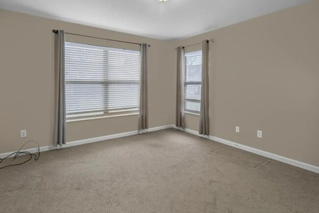 Building Photo - 515 Griffin Cir