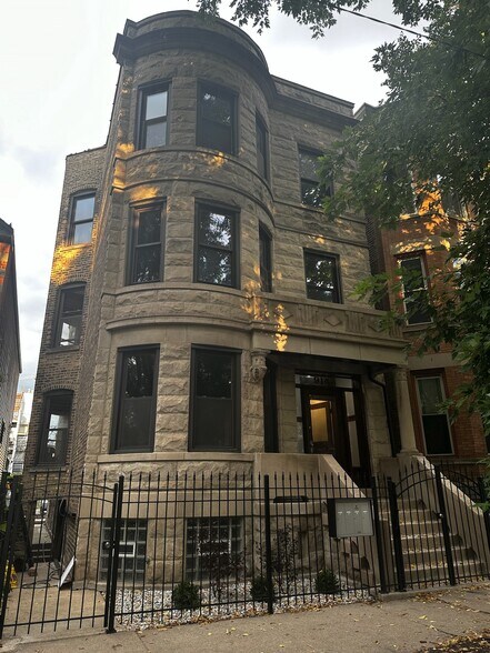 Building Photo - 914 N Winchester Ave