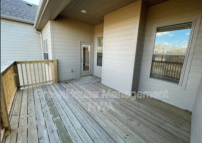 Building Photo - 1574 N Pershing St