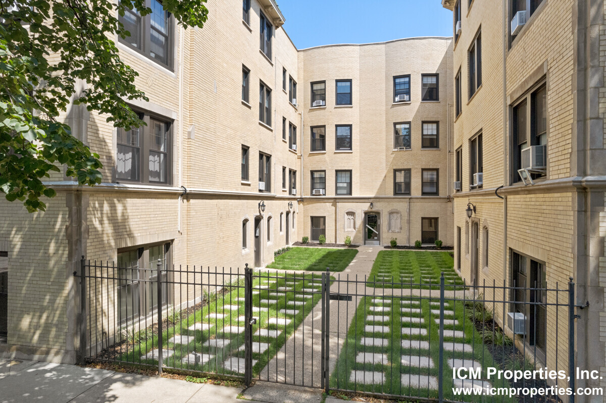 Building Photo - 1630 W Sunnyside Ave