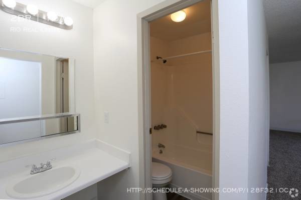 Building Photo - 2600 Ingalls St
