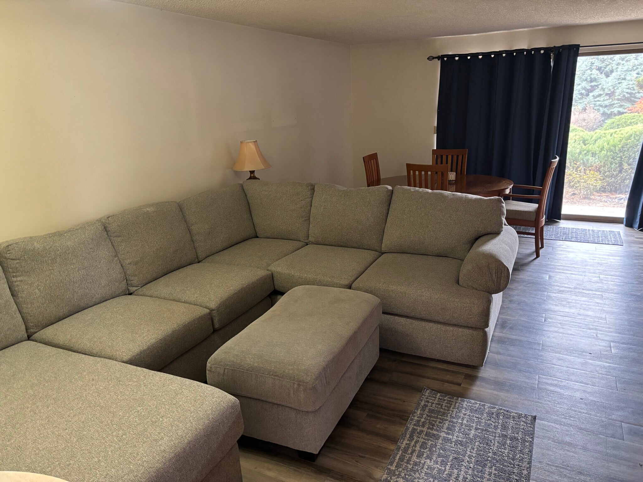 Building Photo - 4013 Mountainview Ave