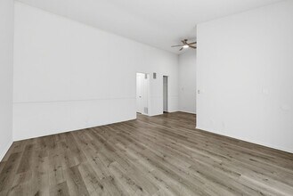 Building Photo - 333 Rexford Dr