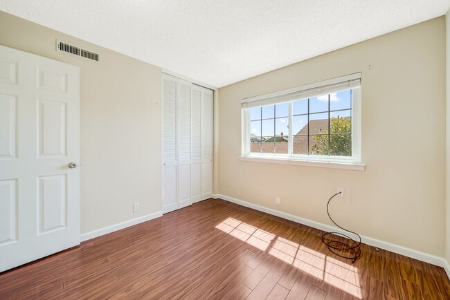 Building Photo - 35216 Wycombe Pl