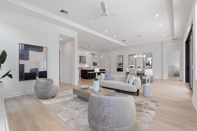 Building Photo - 13621 Le Christine Dr