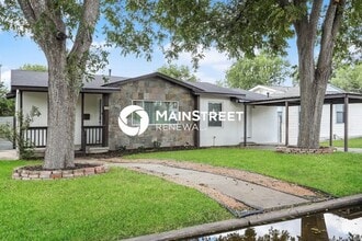 Building Photo - 3 Bedroom Pet-Friendly Home in San Antonio...