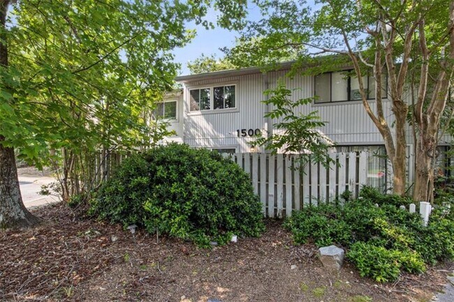 Building Photo - 1500 Pine Log Rd NE