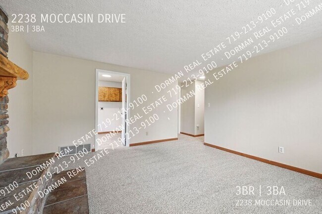 Building Photo - 2238 Moccassin Dr