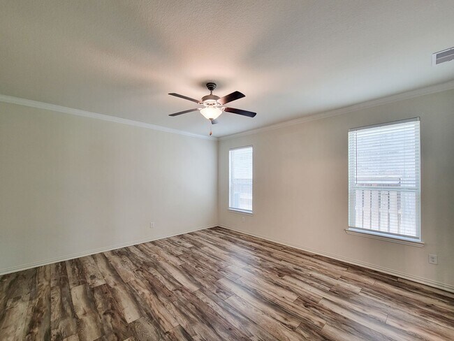 Building Photo - This thoughtfully designed home boasts 4 spacious bedrooms (2 down) and 3.5 baths, providing ampl...