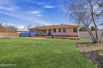 Building Photo - 1057 Savannah St