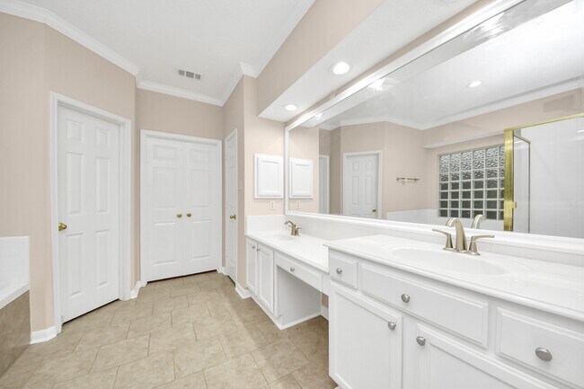 Building Photo - 4126 Midstream Dr