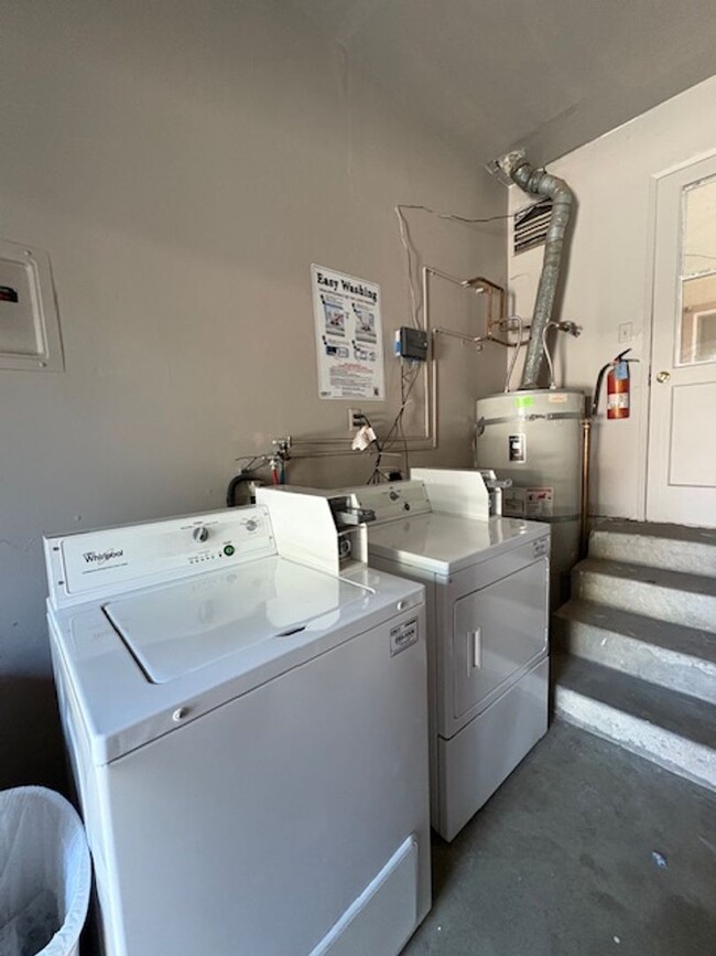 Building Photo - La Mar 4-Plex (25280) (DD)