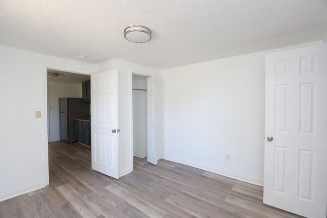 Building Photo - *MOVE IN SPECIAL*-Charming & Fully Updated...
