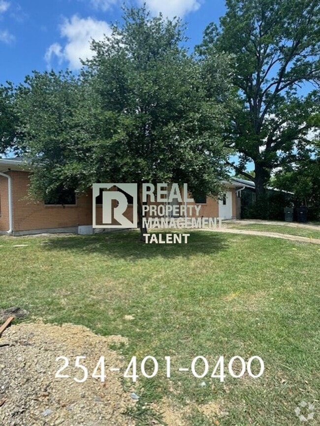 Building Photo - DEAL ALERT! Charming Vintage 3-bedroom, 1-...