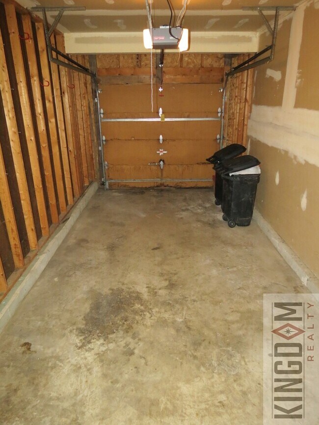 Building Photo - 7070 Tomahawk Trl Renoldsburg, OH 43068