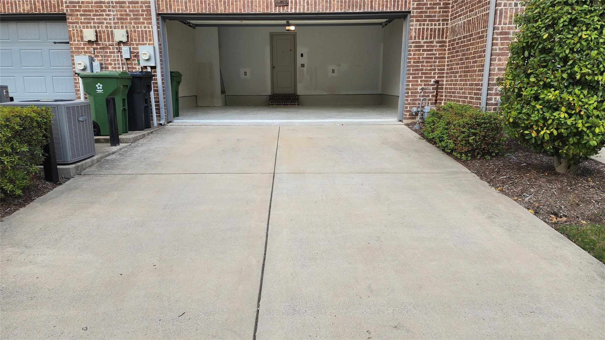 GARAGE 2 CAR - 4126 Cascade Sky Dr