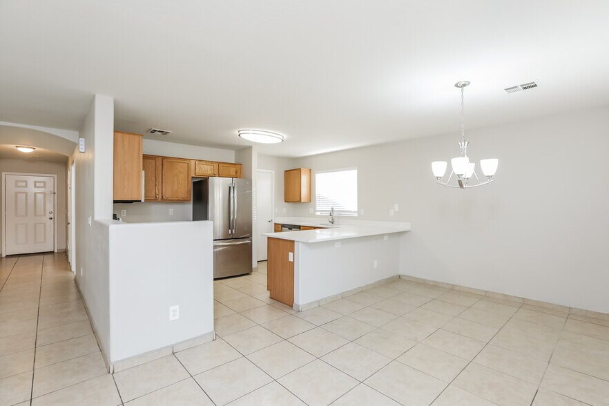 Building Photo - 10637 W Nez Perce St