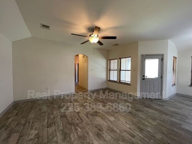 Building Photo - 957 Sedona Pines Dr