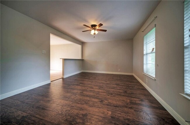 Building Photo - 2105 Rabb Rd