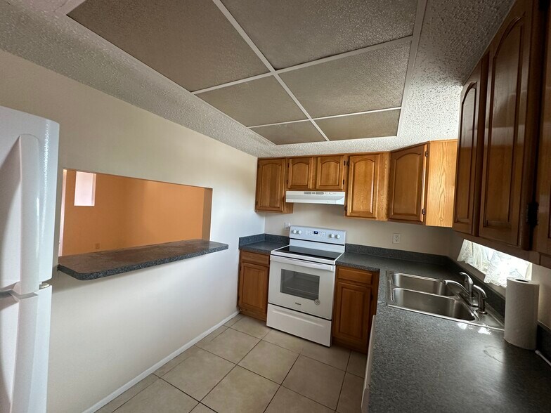 Building Photo - 2163 Alicia Dr