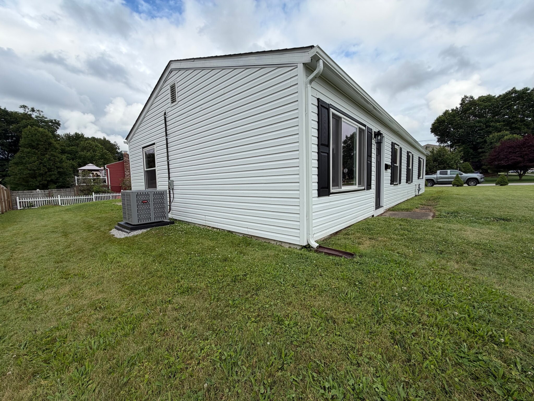 Building Photo - 407 Rothey Dr
