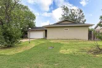 Building Photo - 3 Bedroom, 1.5 Bath Beauty!