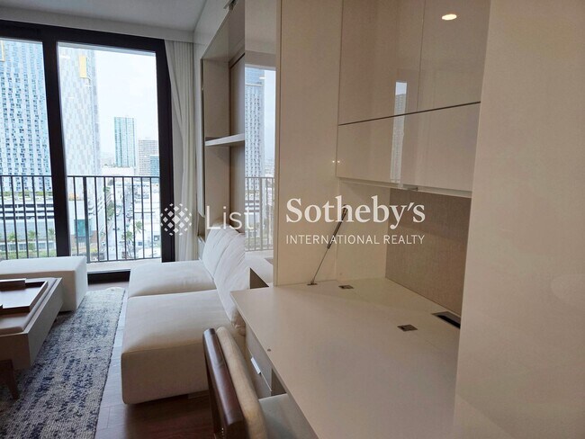 Building Photo - Aalii #1609 | Honolulu, HI