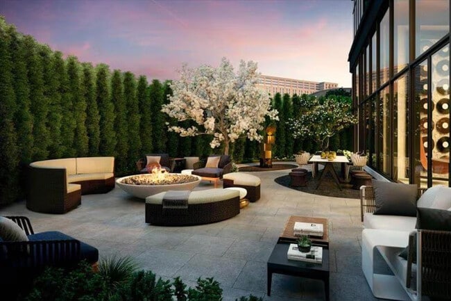 Building Photo - 410 Summer St