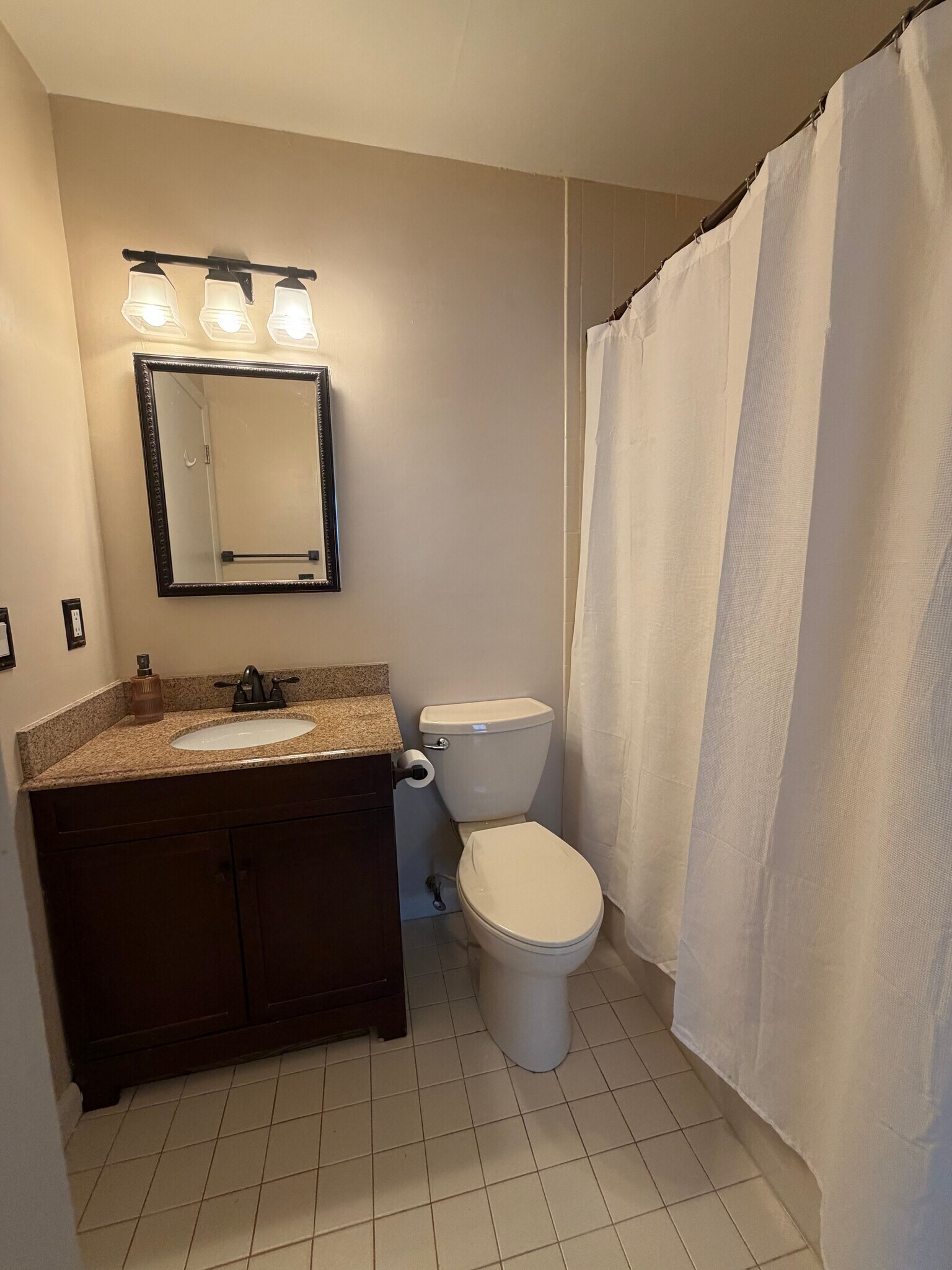 Building Photo - 873 Halifax Dr