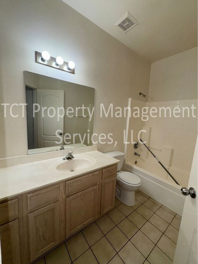 Building Photo - Nice two-story, 2bed, 2 bath with Garage in Mesa!