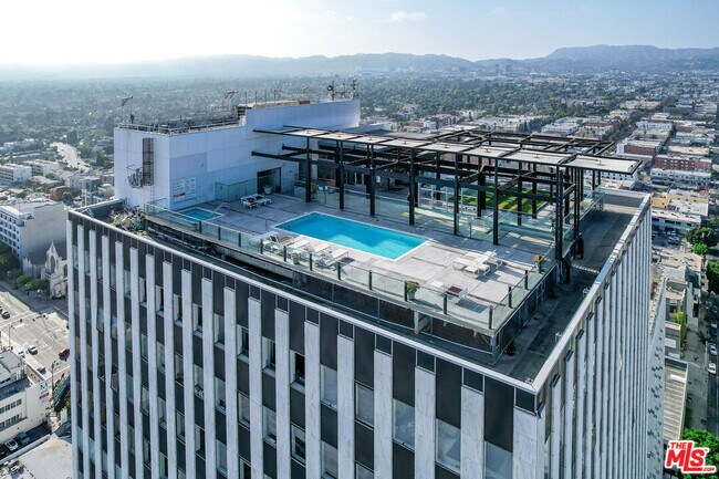 Building Photo - 3810 Wilshire Blvd