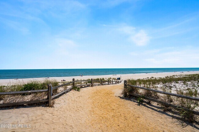 Building Photo - 21 Brown Ave