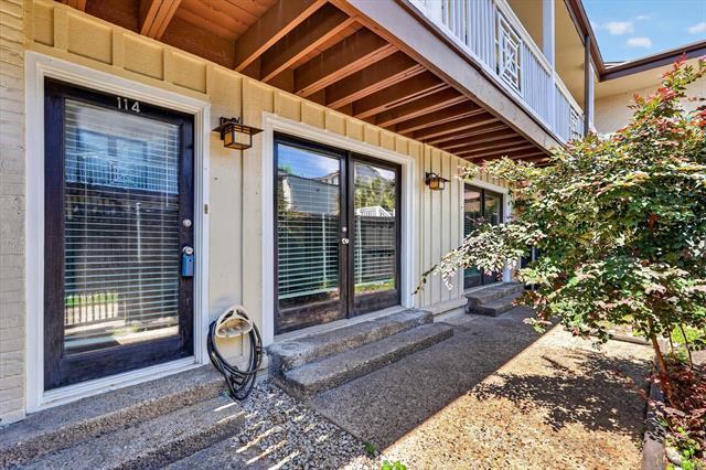 Building Photo - 5932 Sandhurst Ln