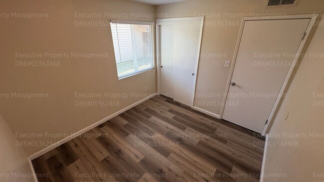 Building Photo - 709 Deseret Way