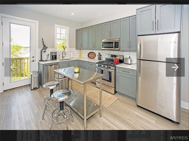 Building Photo - 4779 South Park Ave