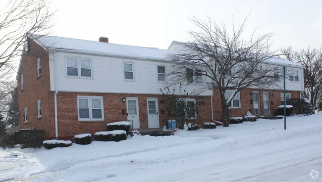 Primary Photo - 120-128 W Crestmont Ave