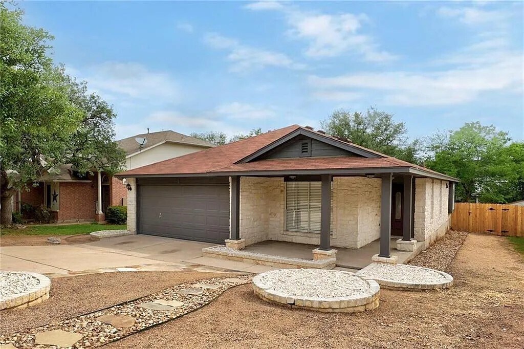 Front - 2710 Greenlee Dr