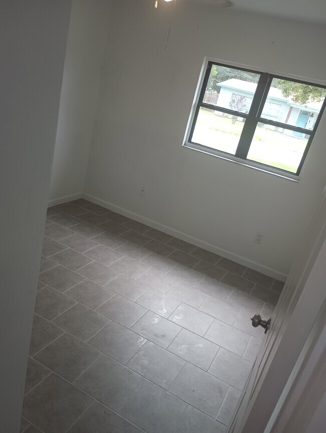 Building Photo - 1239 Morgan Dr