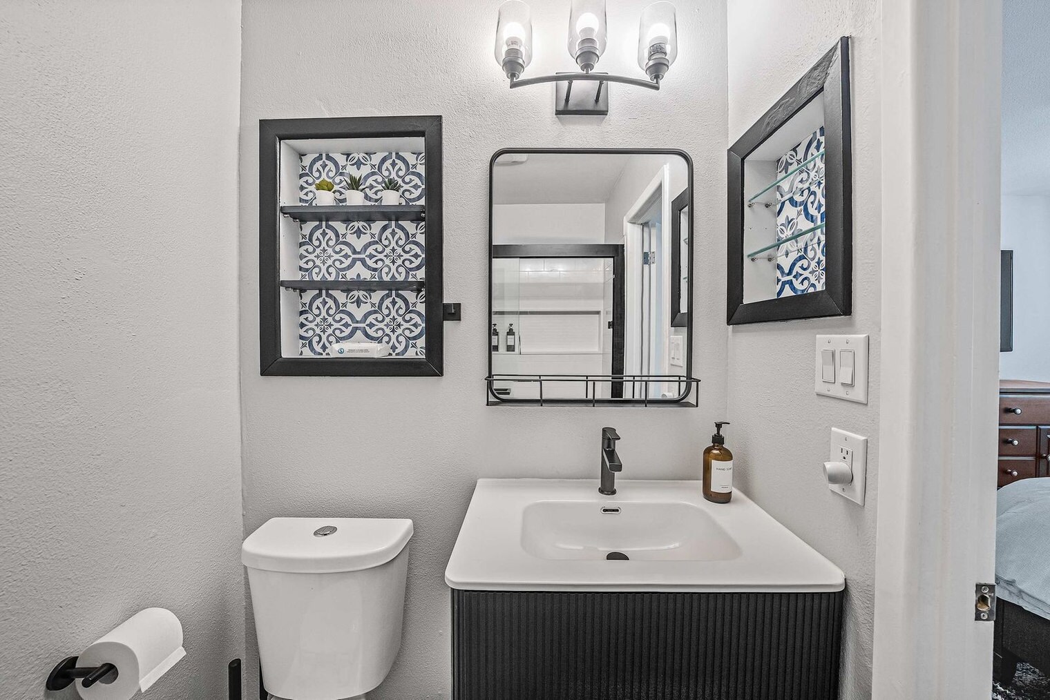 Building Photo - 5909 Cherry Loop