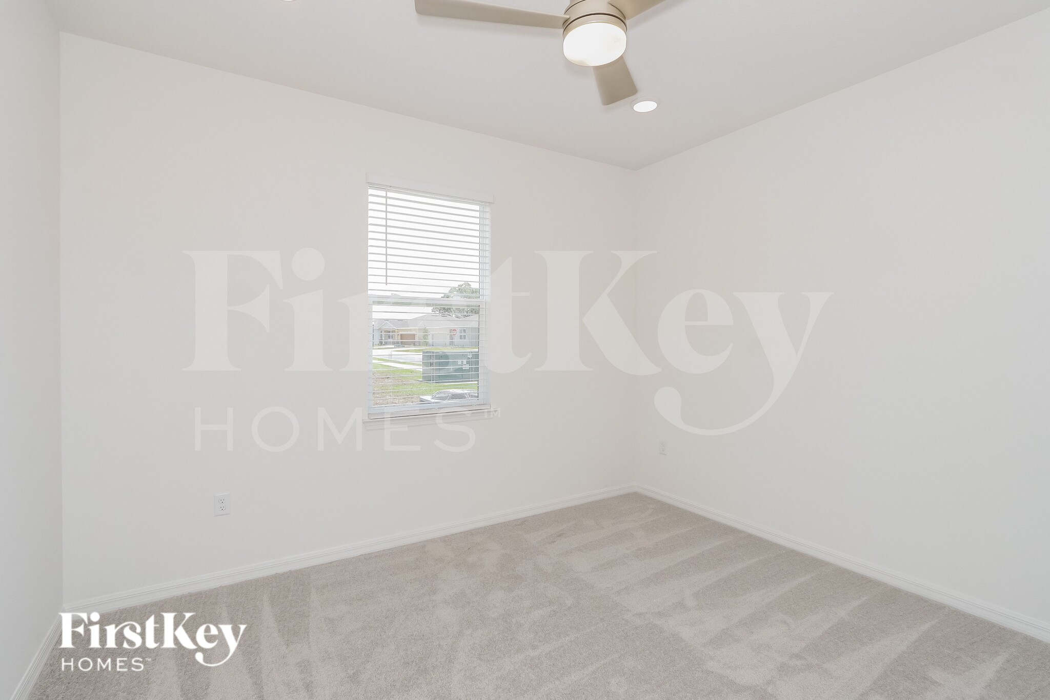 Building Photo - 303 Corbel Ln