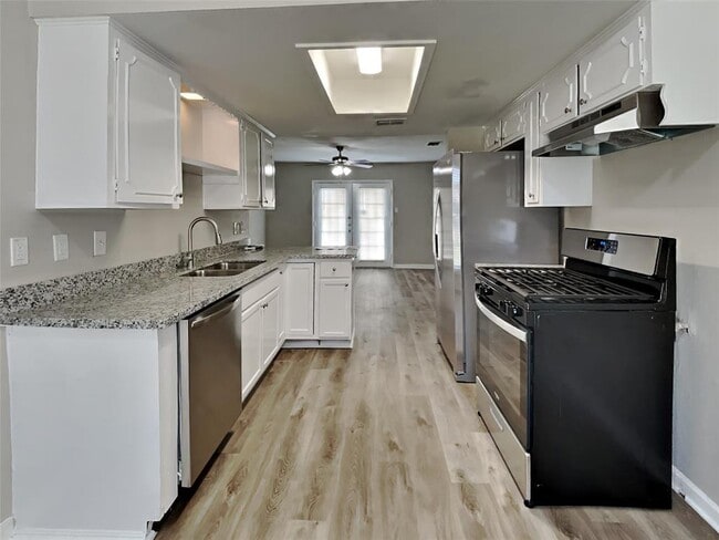 Building Photo - 9007 Gauguin Dr