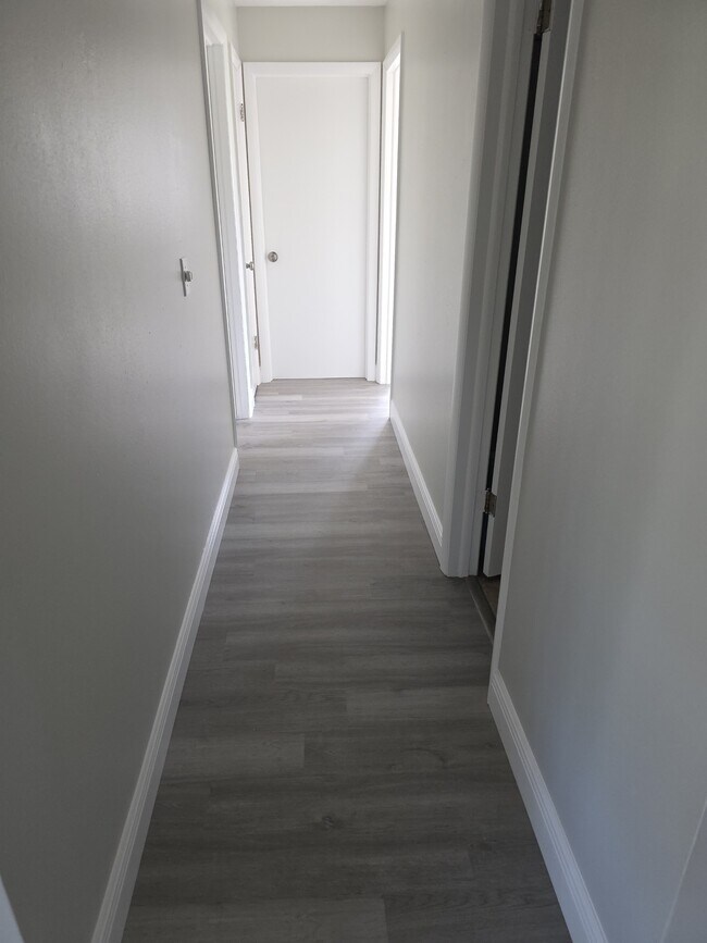 Building Photo - 1076 Hermosa Dr