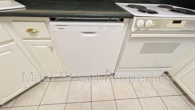 Building Photo - 1612 College Pkwy