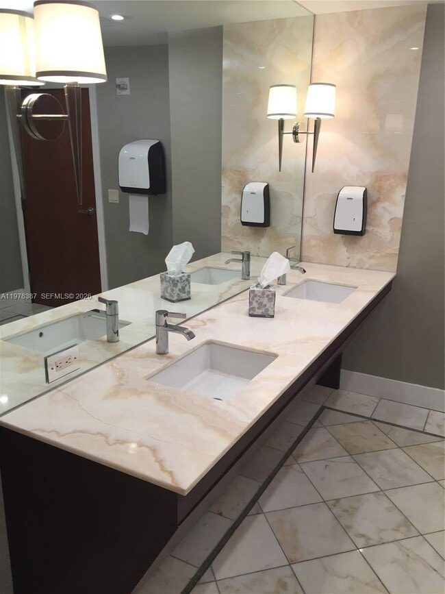 Building Photo - 19667 Turnberry Way