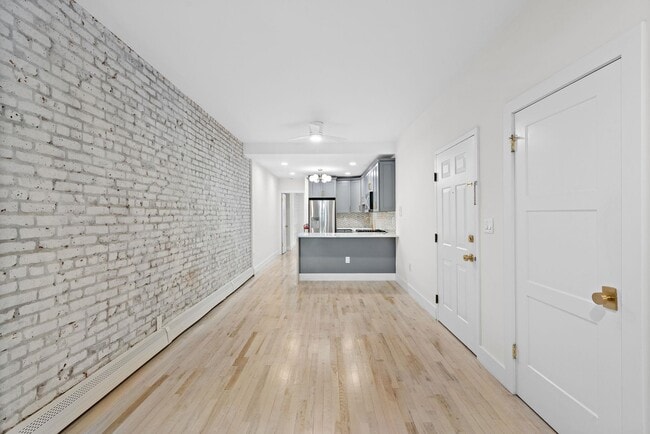 Building Photo - 1120 Hudson St