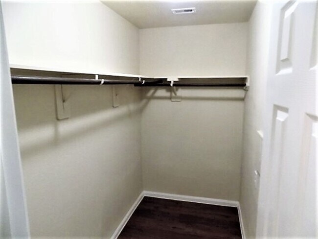 Building Photo - 911 Redcrest Springs Ct