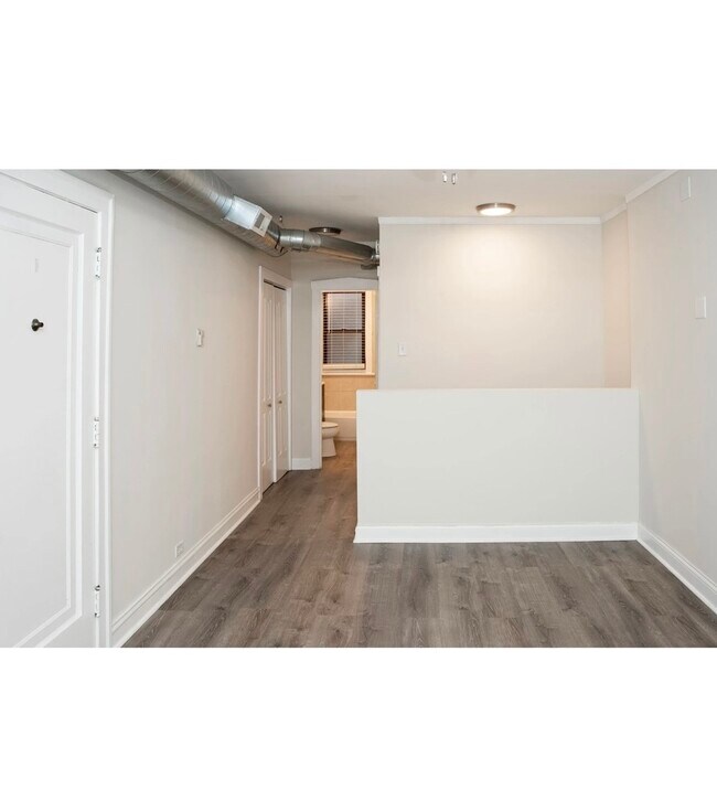 Building Photo - 1251 W Henderson St